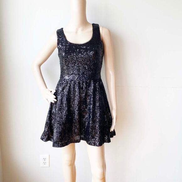 B Darlin Women's Black Sequined Scoop Neck Fit & Flare Halter Mini Dress 7/8 - Picture 1 of 6
